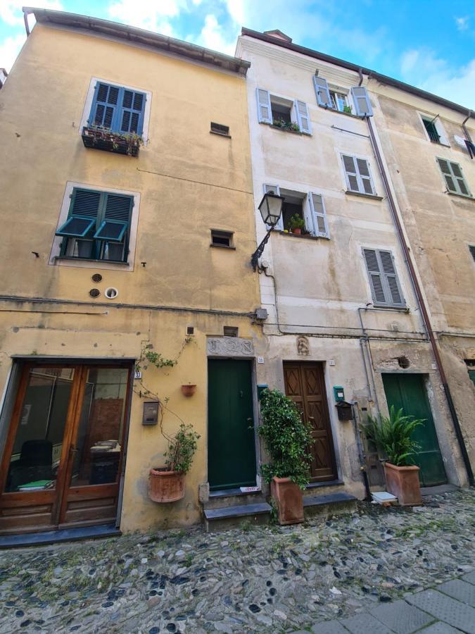Mansarda A Finalborgo - Fascino E Tradizione Lägenhet Finale Ligure Exteriör bild